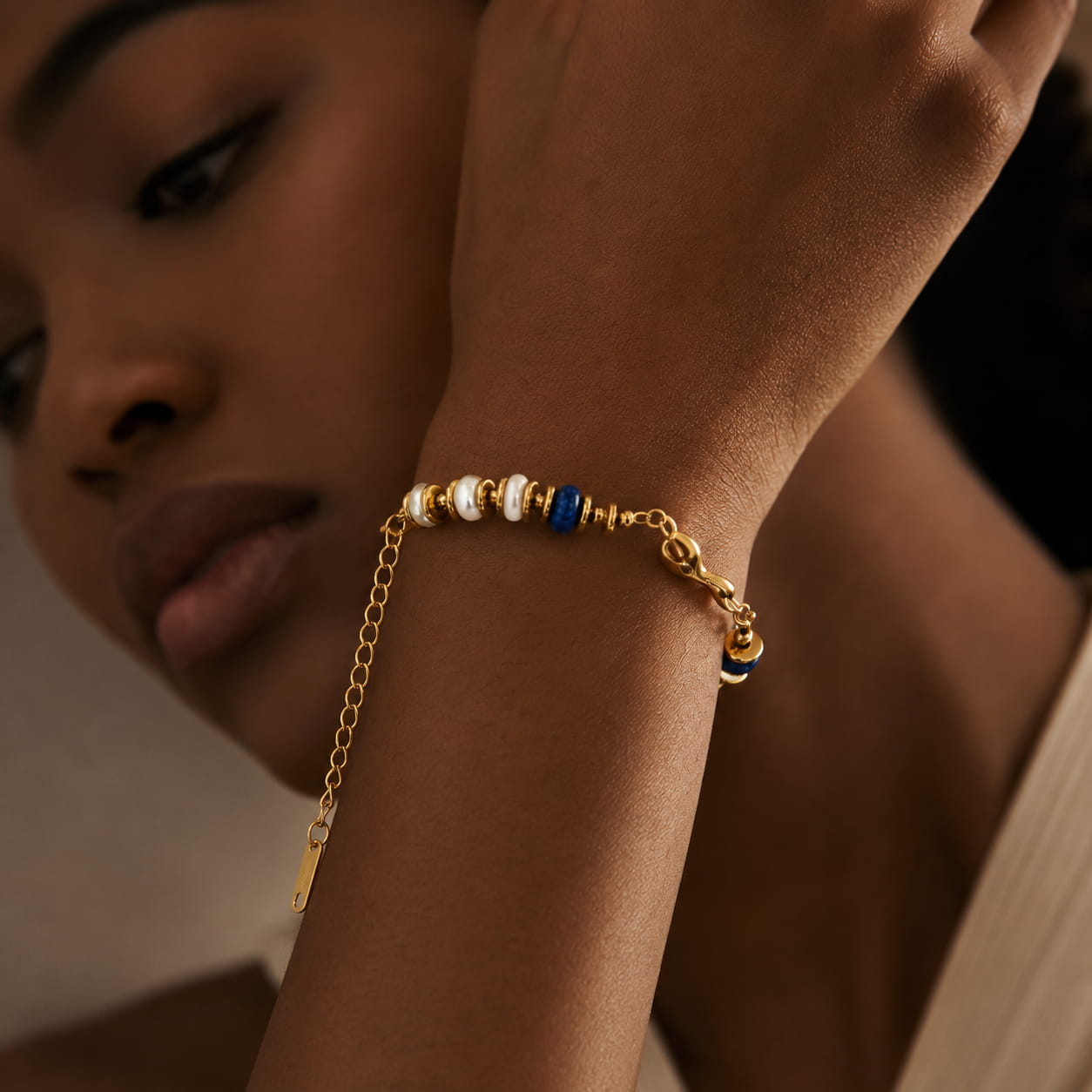 Maris Blue Stone Pearl Chain Bracelet