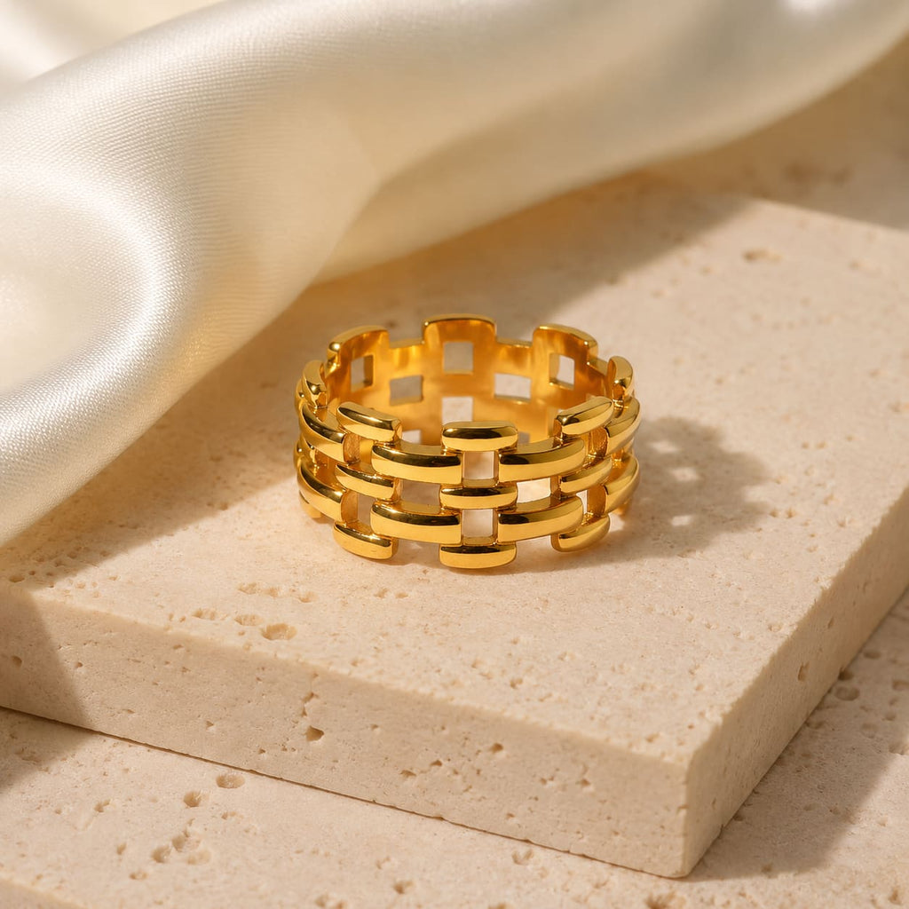 Aveline Link Ring
