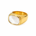 Maris Signet Ring