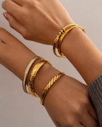 Radiant Line Armreif